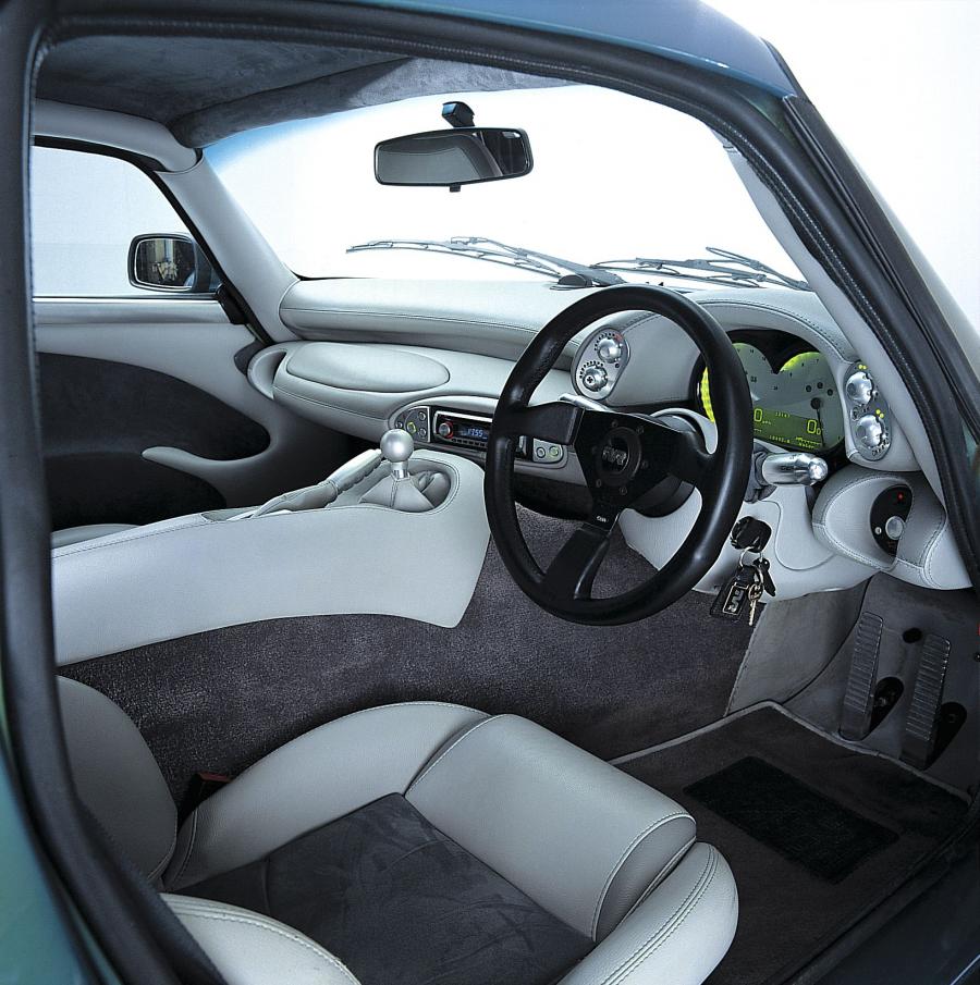 Интерьер TVR T350C 2003 года  (фото 6 из 14)